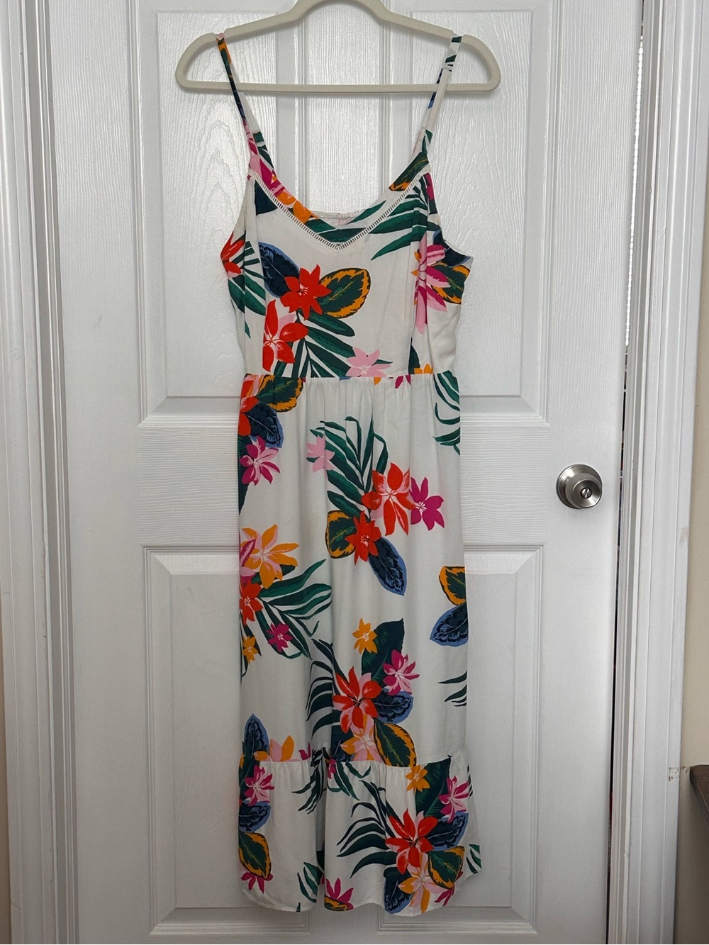 Woman’s Old Navy Bold Floral Tropical Maxi Dress  with Adjustable straps  Sz: L